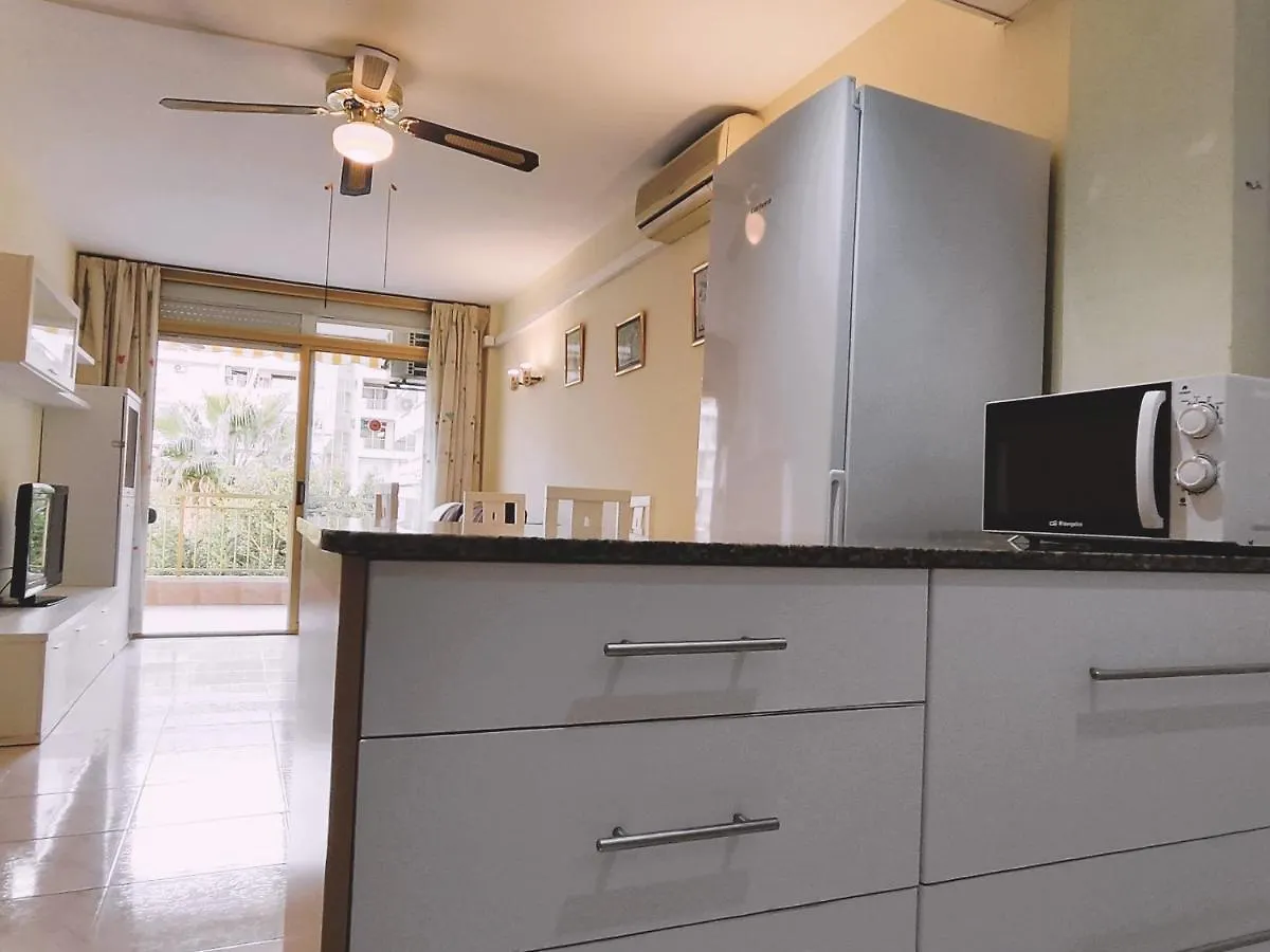 Luminoso Apartamento En Salou Con Terraza Y Parque Infantil Ideal Familias 0*,  스페인