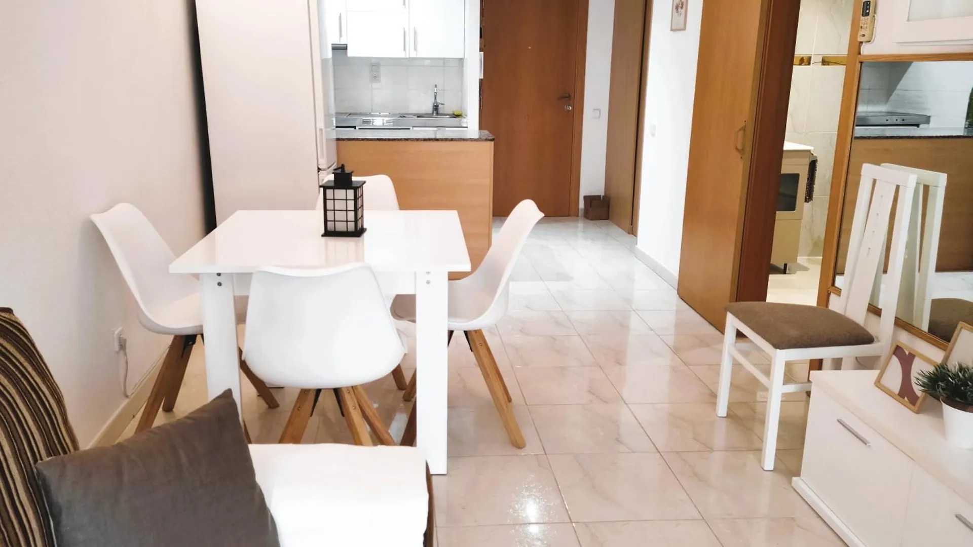 Luminoso Apartamento En Salou Con Terraza Y Parque Infantil Ideal Familias