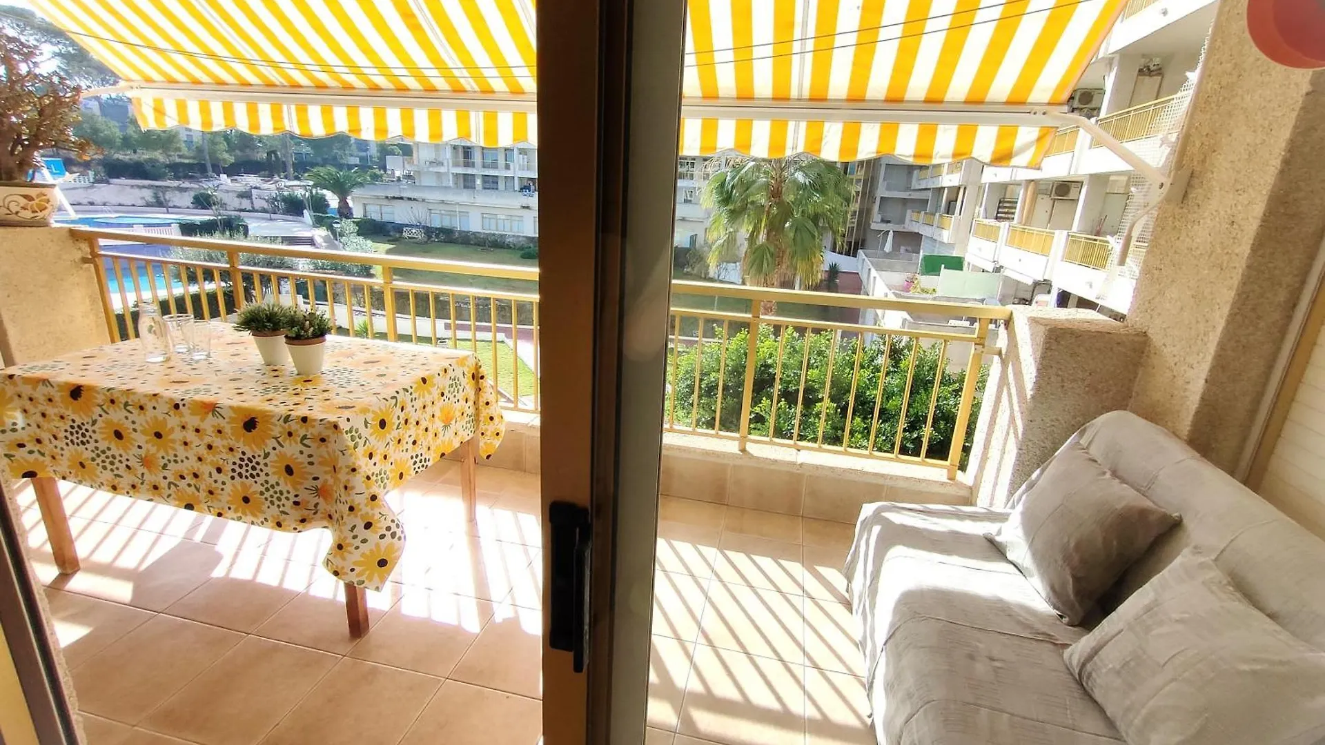 Luminoso Apartamento En Salou Con Terraza Y Parque Infantil Ideal Familias İspanya